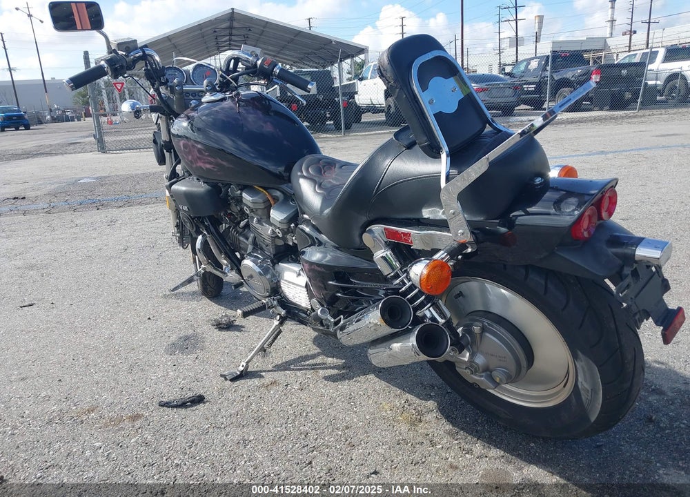 1988 HONDA VF750 C VIN: 1HFRC2801JA102830