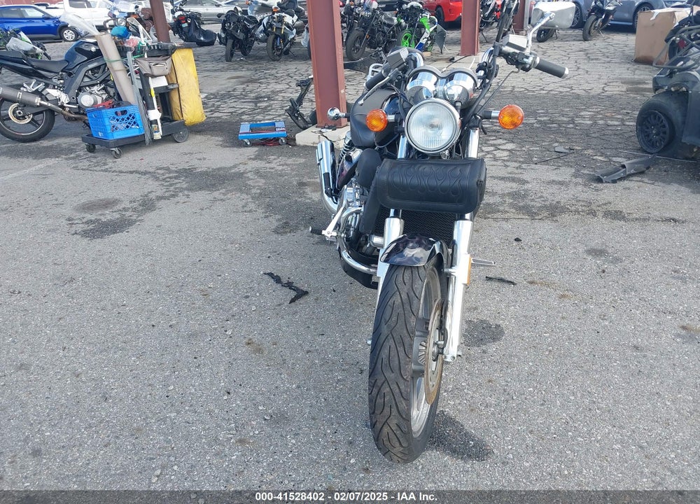 1988 HONDA VF750 C VIN: 1HFRC2801JA102830