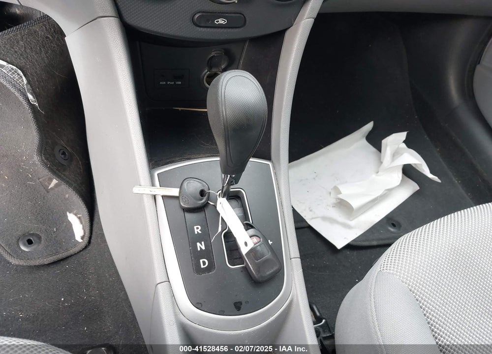 2013 HYUNDAI ACCENT VIN: KMHCT4AE8DU303933