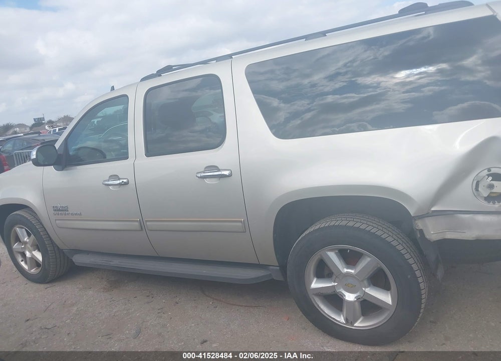 2013 CHEVROLET SUBURBAN 1500 VIN: 1GNSCHE01DR152210