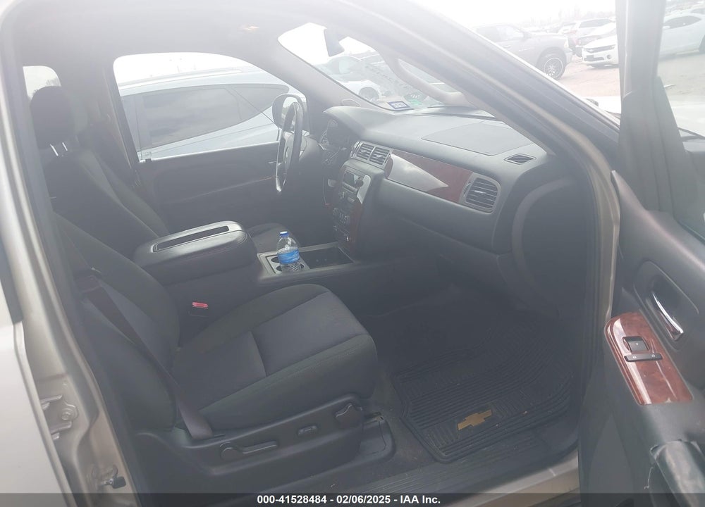 2013 CHEVROLET SUBURBAN 1500 VIN: 1GNSCHE01DR152210