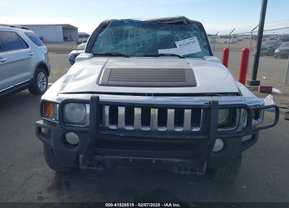 2007 HUMMER H3 SUV VIN: 5GTDN13E678197857