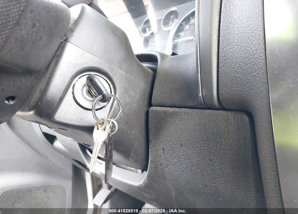 2007 HUMMER H3 SUV VIN: 5GTDN13E678197857