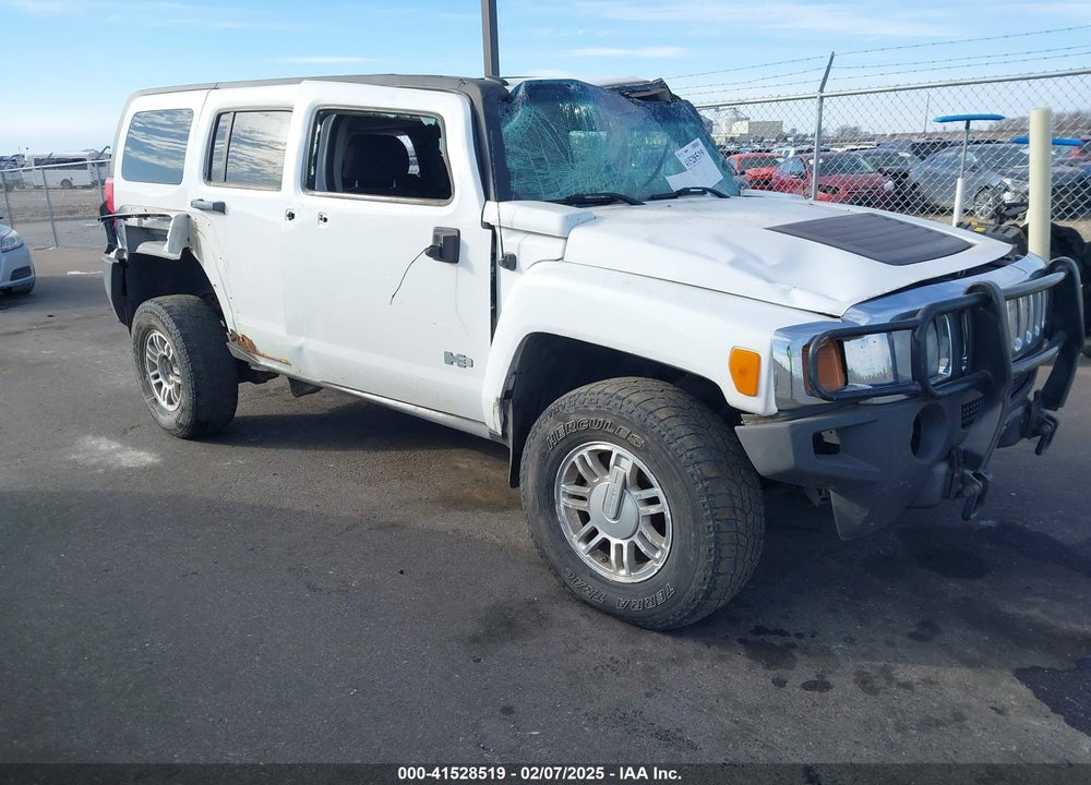 2007 HUMMER H3 SUV VIN: 5GTDN13E678197857