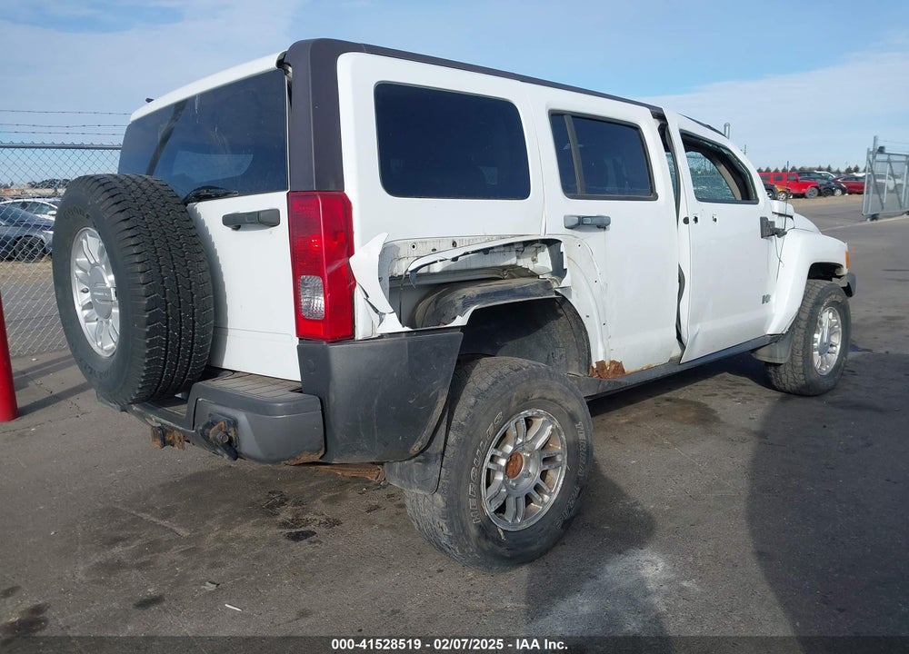 2007 HUMMER H3 SUV VIN: 5GTDN13E678197857