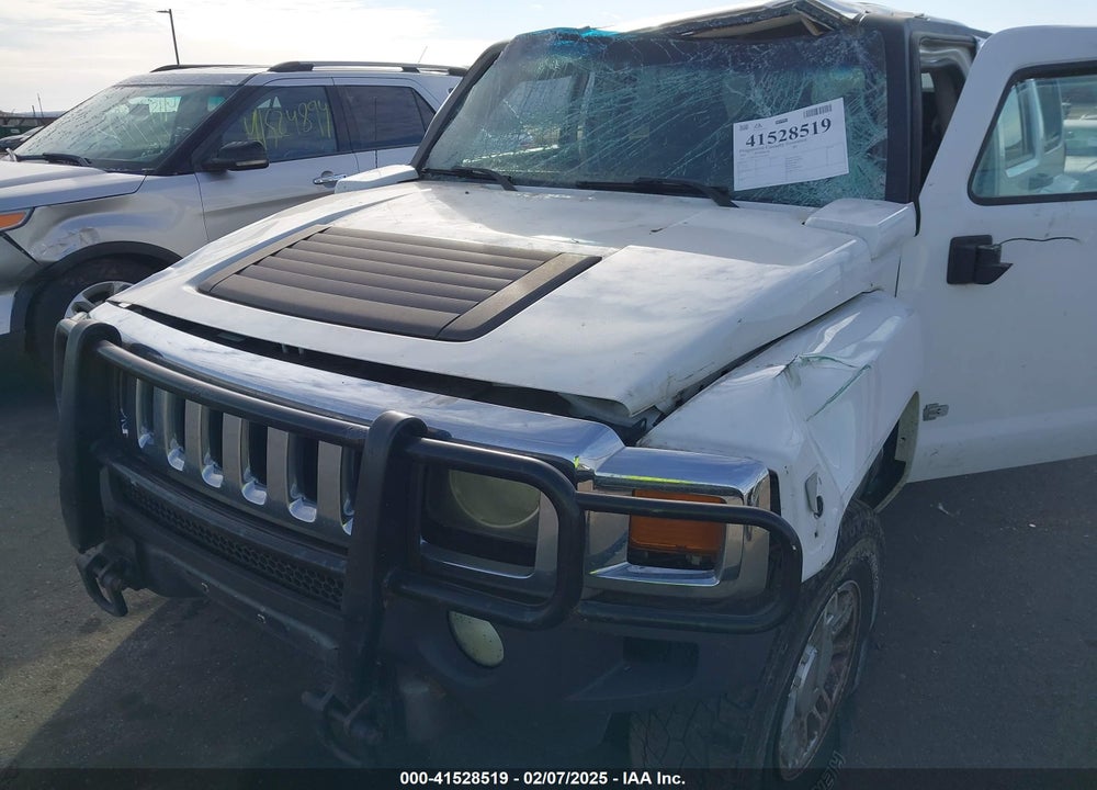 2007 HUMMER H3 SUV VIN: 5GTDN13E678197857