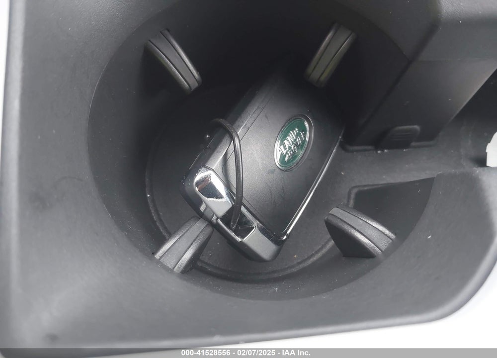 2025 LAND ROVER DEFENDER 110 P300 VIN: SALEJ7EX3S2384311