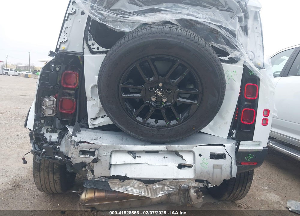 2025 LAND ROVER DEFENDER 110 P300 VIN: SALEJ7EX3S2384311