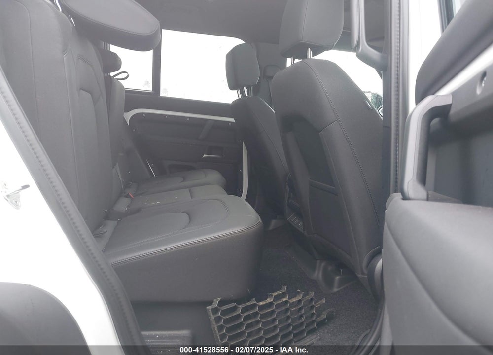 2025 LAND ROVER DEFENDER 110 P300 VIN: SALEJ7EX3S2384311