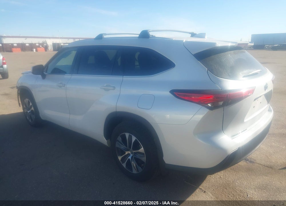 2022 TOYOTA HIGHLANDER XLE VIN: 5TDGZRAH9NS559287