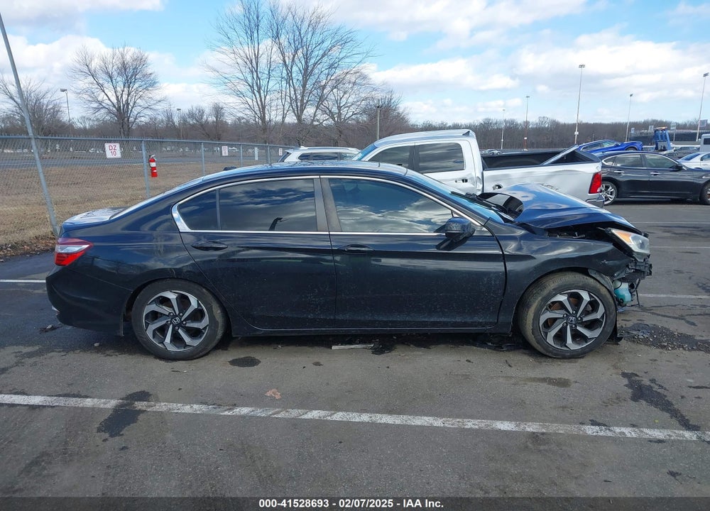 2017 HONDA ACCORD VIN: 1HGCR2F80HA090303