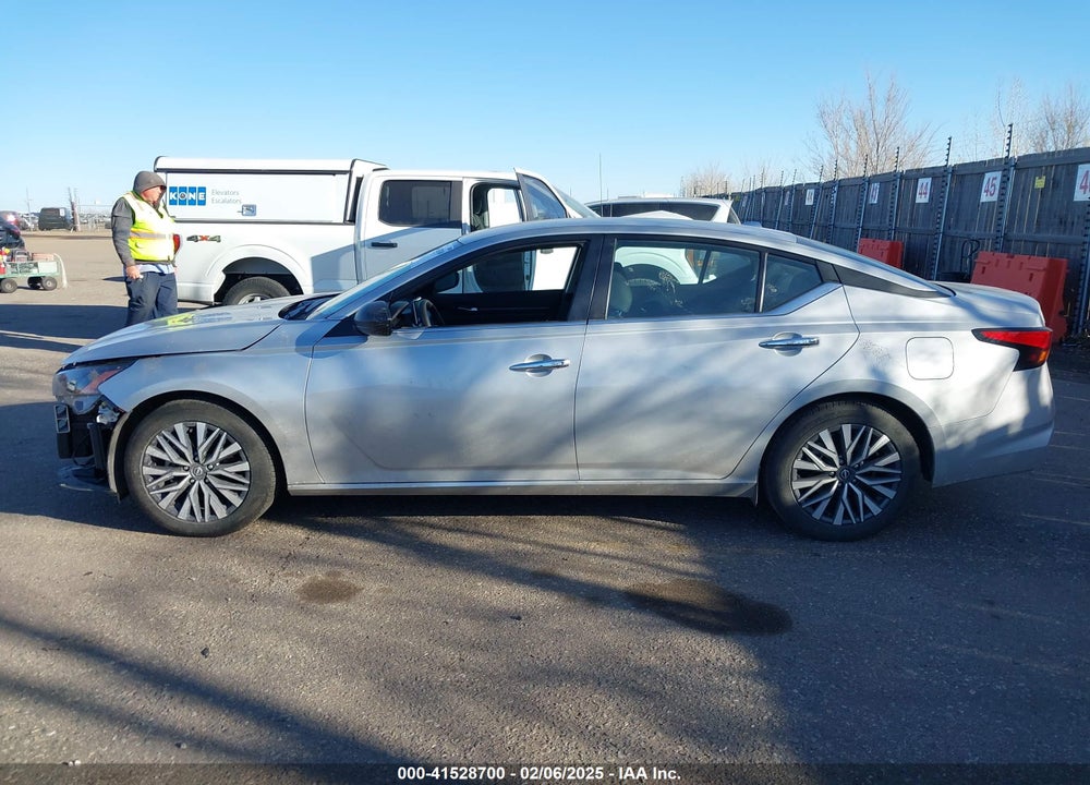 2024 NISSAN ALTIMA SV FWD VIN: 1N4BL4DV8RN326762