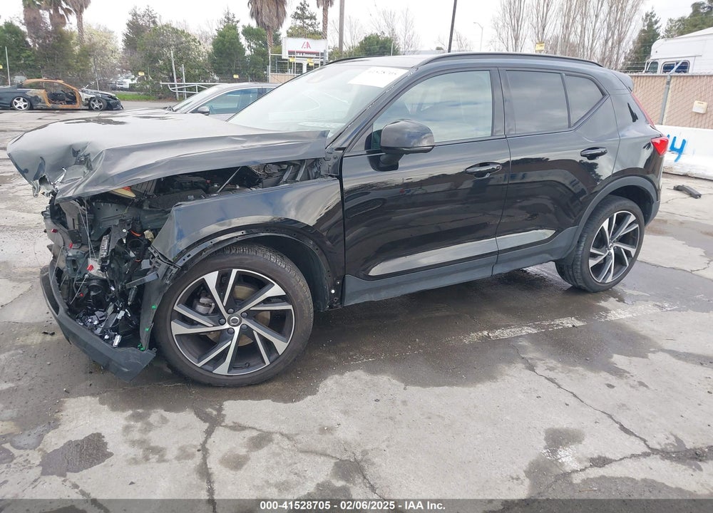 2022 VOLVO XC40 T5 R-DESIGN VIN: YV4162UM3N2644113