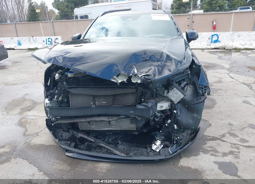 2022 VOLVO XC40 T5 R-DESIGN VIN: YV4162UM3N2644113