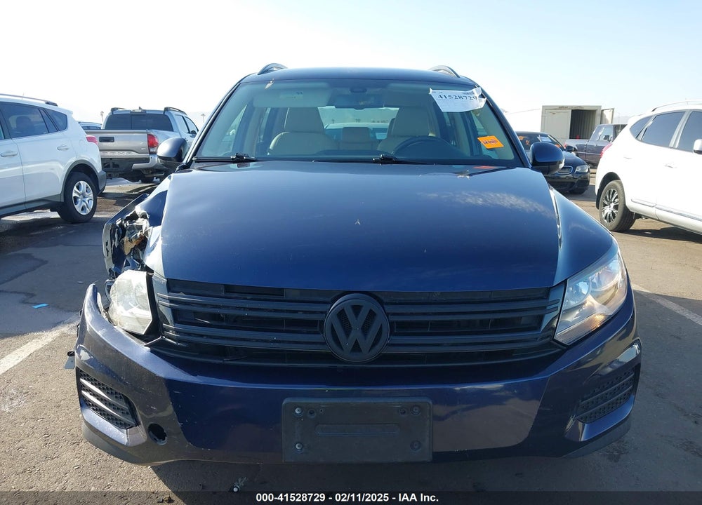 2016 VOLKSWAGEN TIGUAN VIN: WVGBV7AX2GW562483