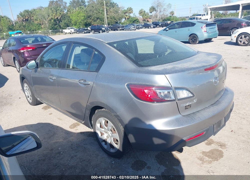 2011 MAZDA 3 I SPORT VIN: JM1BL1UF9B1393417