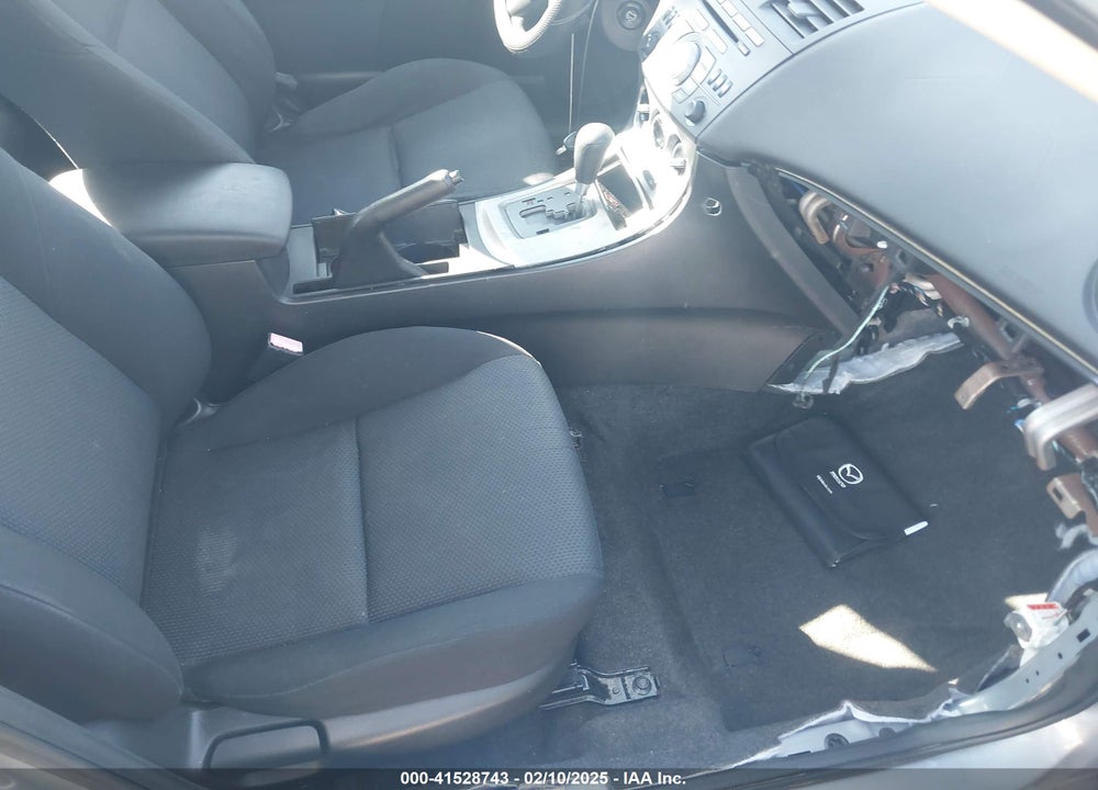 2011 MAZDA 3 I SPORT VIN: JM1BL1UF9B1393417