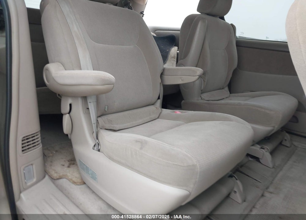 2004 TOYOTA SIENNA VIN: 5TDZA23C24S077784