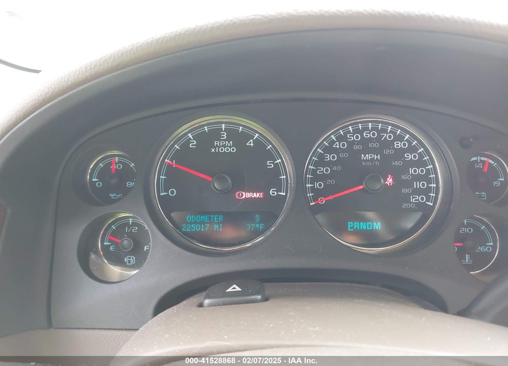 2011 CHEVROLET TAHOE VIN: 1GNSKBE02BR340604