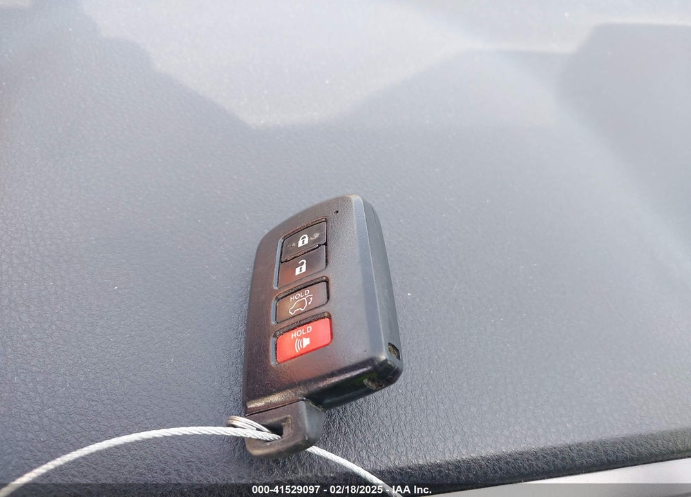 2018 TOYOTA RAV4 SE VIN: JTMNFREV7JJ738158