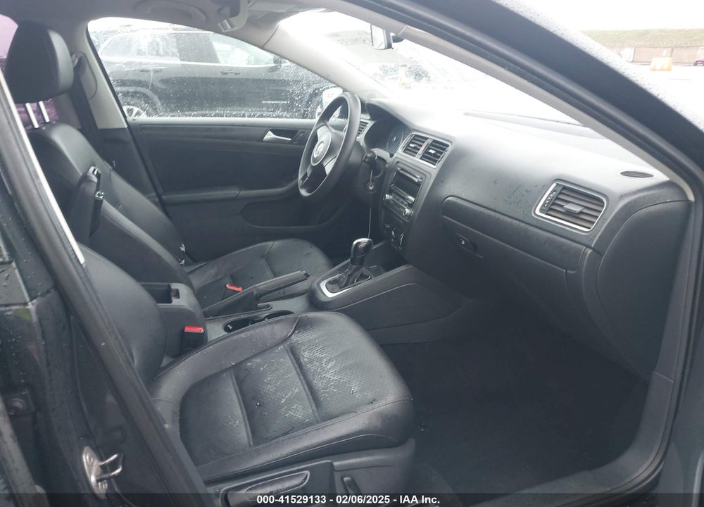 2014 VOLKSWAGEN JETTA VIN: 3VWD17AJ6EM381630