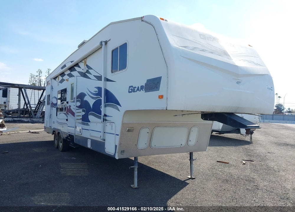 2007 GEAR BOX M-335FS TOY HAULER VIN: 4CE7F332471509986