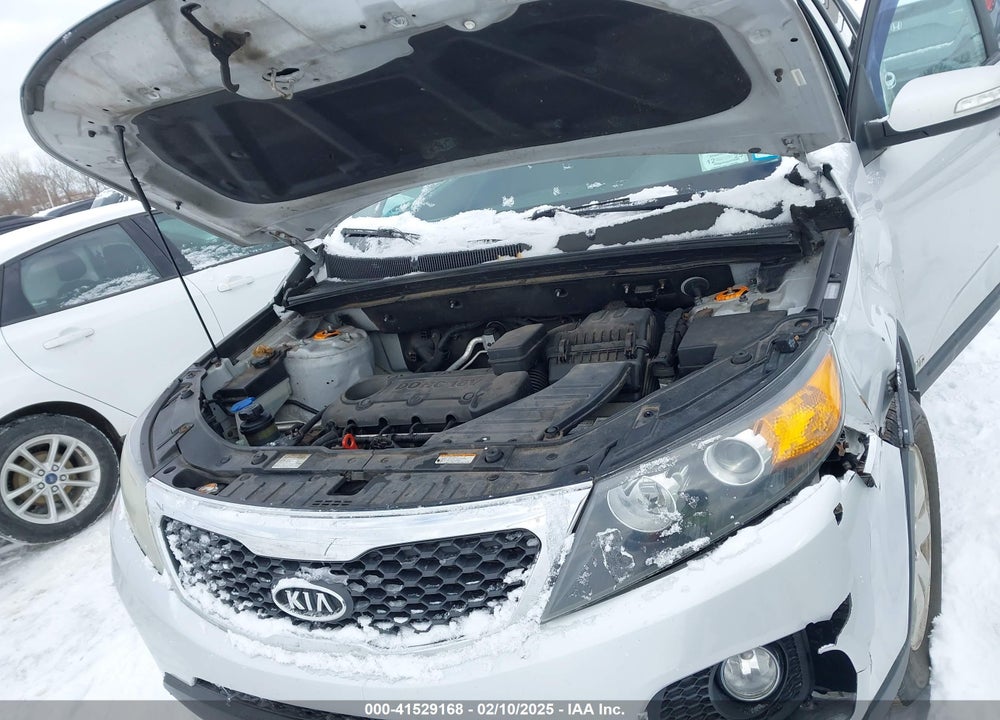 2011 KIA SORENTO LX VIN: 5XYKTCA17BG054448