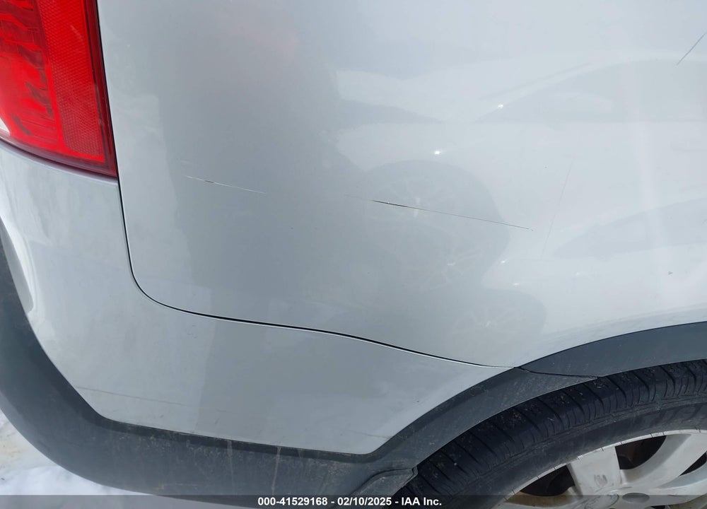 2011 KIA SORENTO LX VIN: 5XYKTCA17BG054448