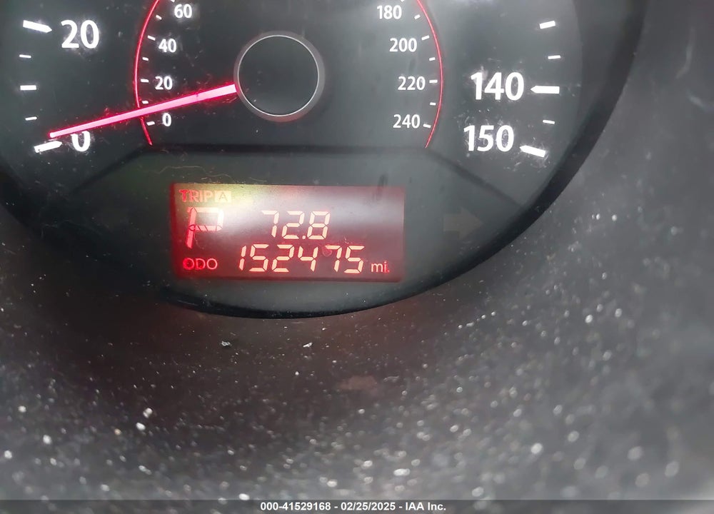 2011 KIA SORENTO LX VIN: 5XYKTCA17BG054448