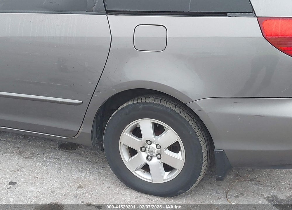 2005 TOYOTA SIENNA XLE VIN: 5TDZA22C85S311722