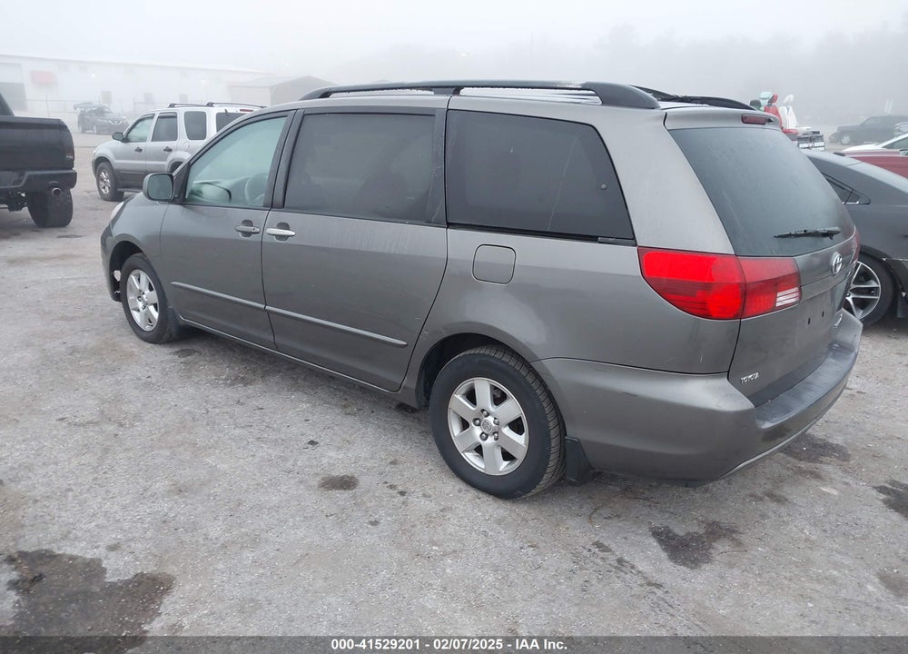 2005 TOYOTA SIENNA XLE VIN: 5TDZA22C85S311722