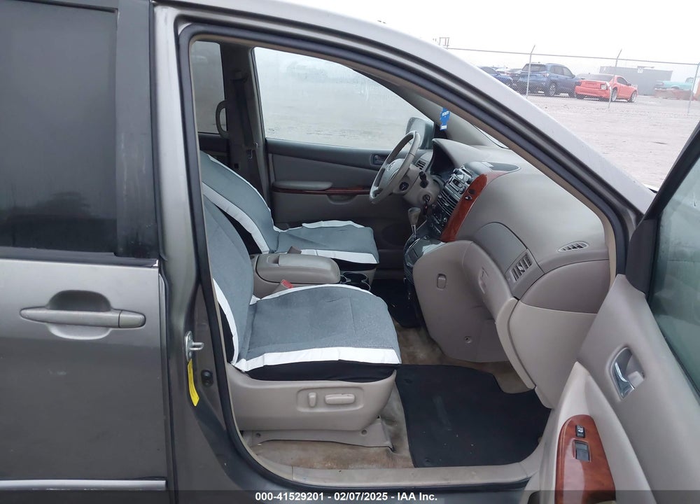 2005 TOYOTA SIENNA XLE VIN: 5TDZA22C85S311722