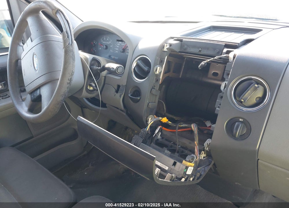 2005 FORD F-150 XLT VIN: 1FTRW12W25KC83543