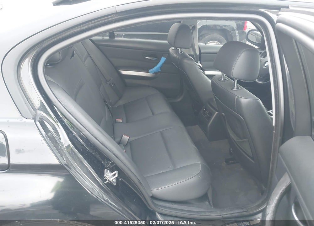 2009 BMW 328 VIN: WBAPH53589A438264