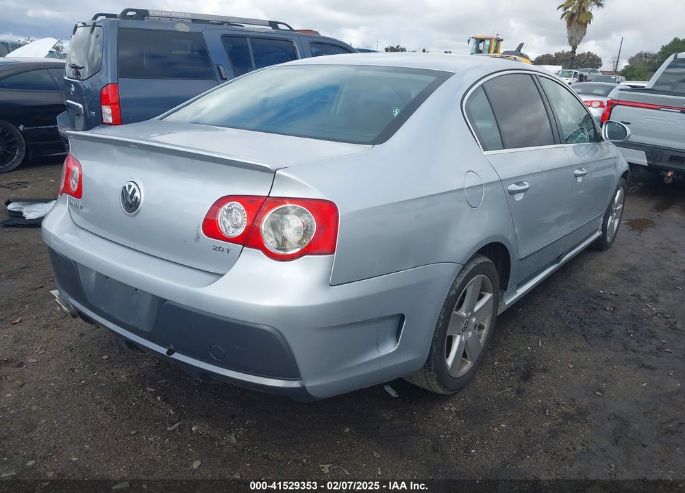2008 VOLKSWAGEN PASSAT VIN: WVWJK73C88P005253