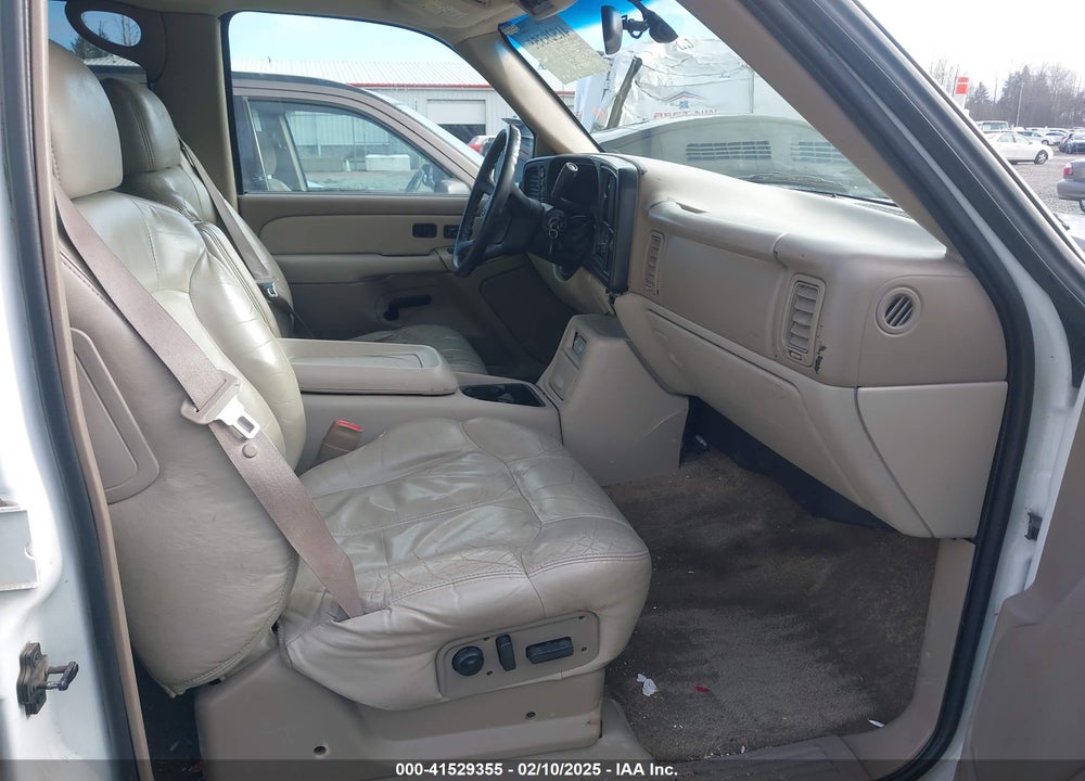 2001 CHEVROLET TAHOE LT VIN: 1GNEK13T31J218674