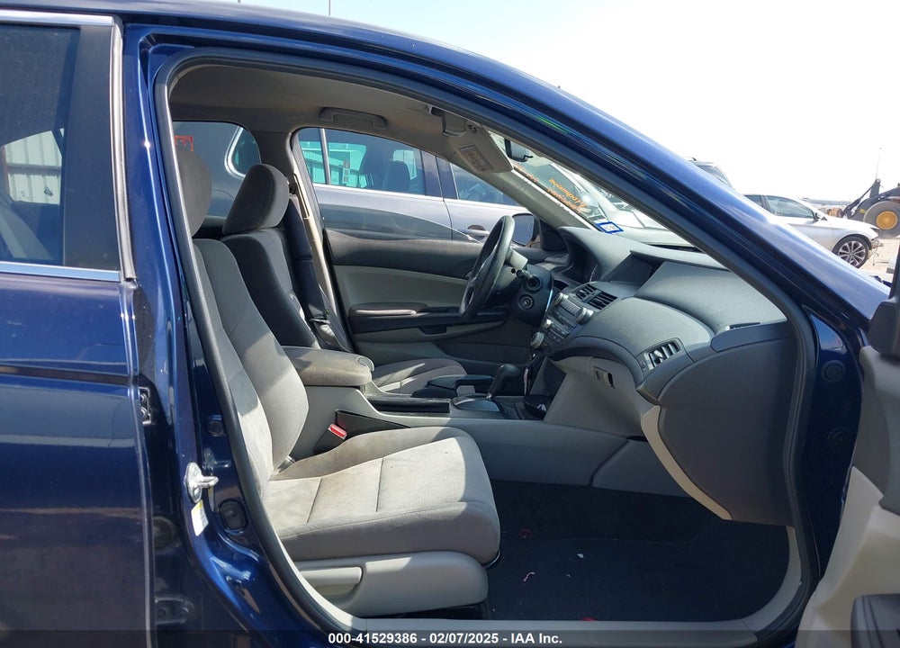 2010 HONDA ACCORD 2.4 LX-P VIN: 1HGCP2F40AA156650