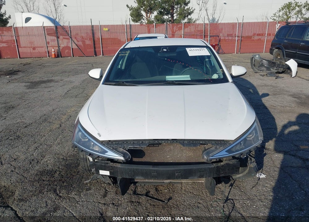 2019 HYUNDAI ELANTRA VIN: 5NPD74LF3KH454978