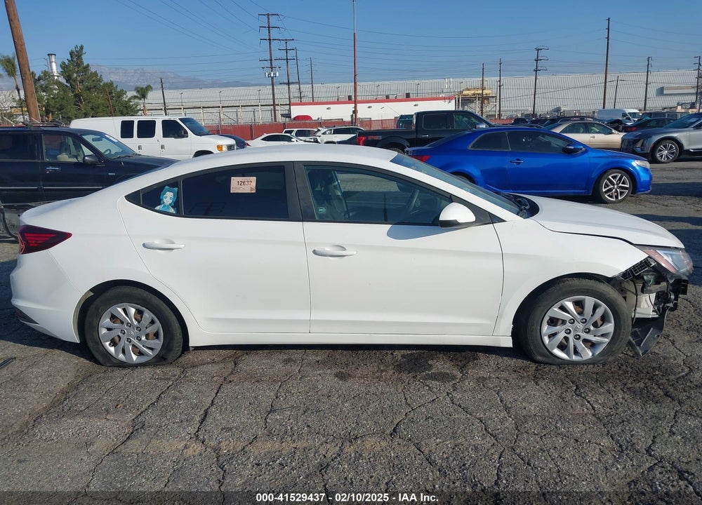 2019 HYUNDAI ELANTRA VIN: 5NPD74LF3KH454978