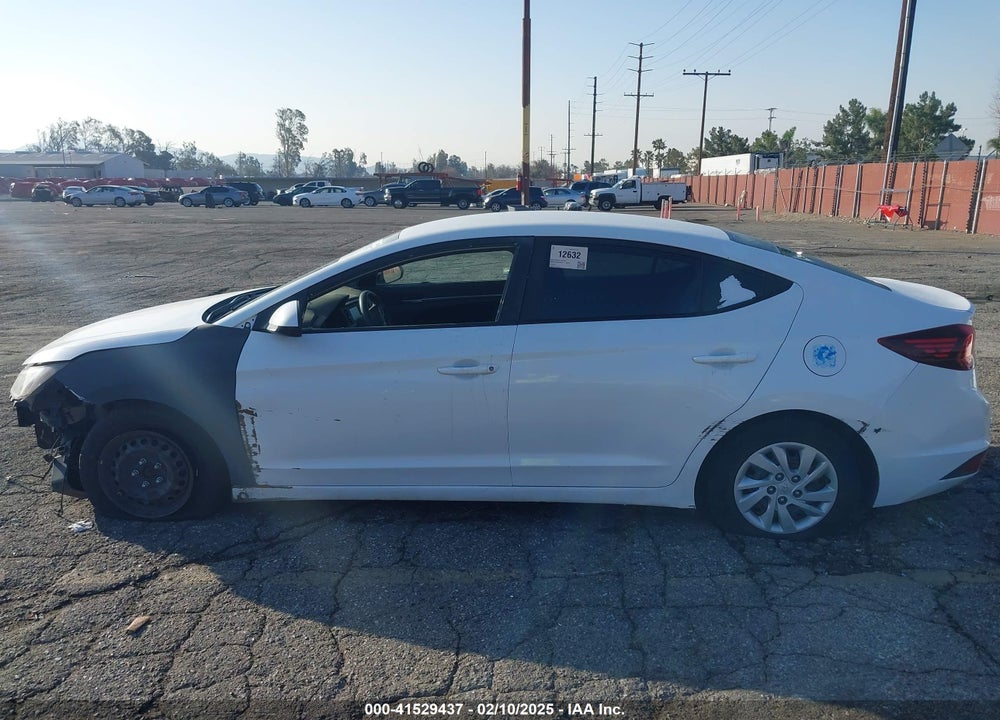 2019 HYUNDAI ELANTRA VIN: 5NPD74LF3KH454978