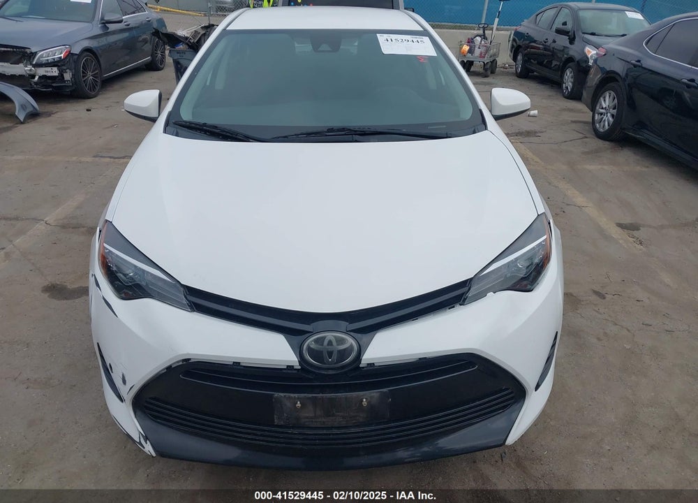 2018 TOYOTA COROLLA LE VIN: 5YFBURHE2JP793214