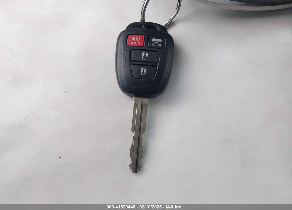 2018 TOYOTA COROLLA LE VIN: 5YFBURHE2JP793214