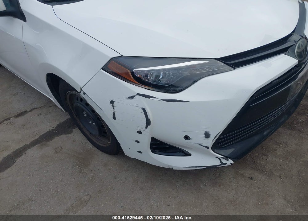 2018 TOYOTA COROLLA LE VIN: 5YFBURHE2JP793214