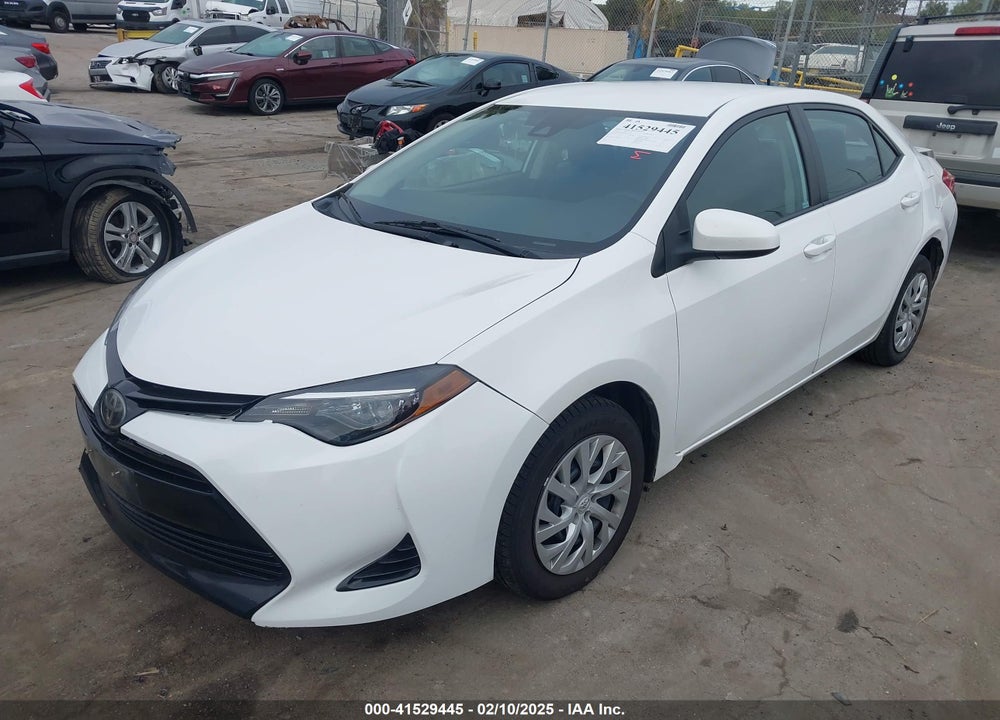 2018 TOYOTA COROLLA LE VIN: 5YFBURHE2JP793214
