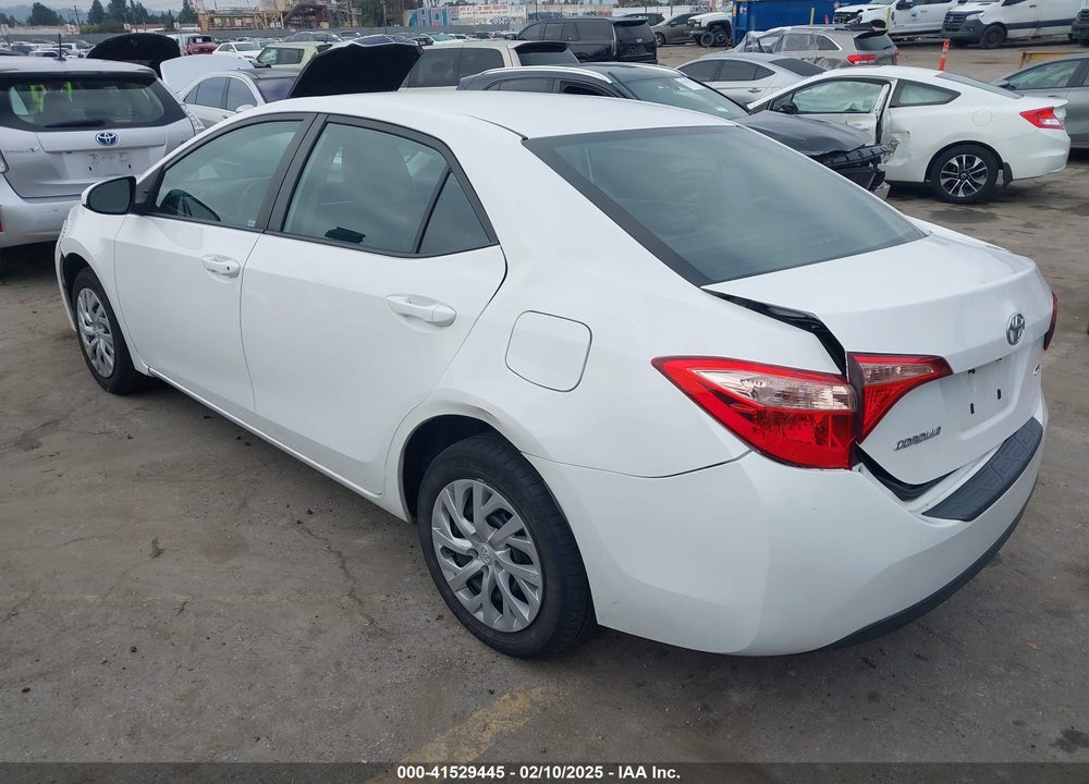 2018 TOYOTA COROLLA LE VIN: 5YFBURHE2JP793214