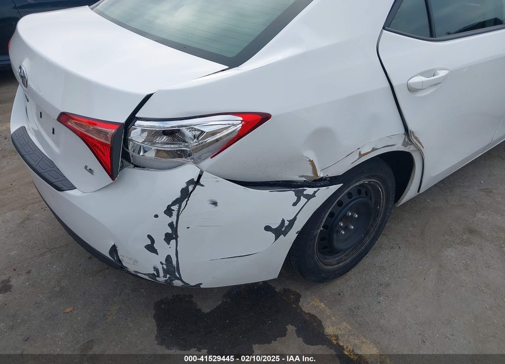 2018 TOYOTA COROLLA LE VIN: 5YFBURHE2JP793214
