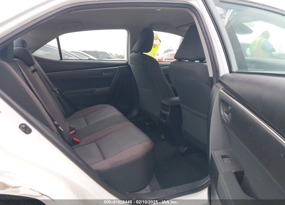2018 TOYOTA COROLLA LE VIN: 5YFBURHE2JP793214