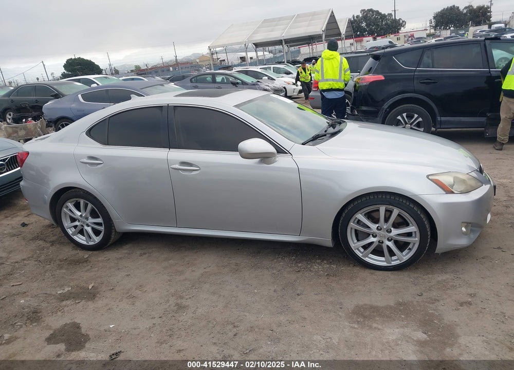 2007 LEXUS IS 350 VIN: JTHBE262972011123