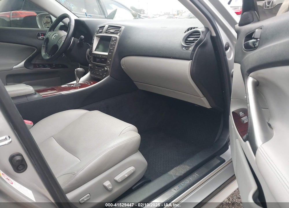 2007 LEXUS IS 350 VIN: JTHBE262972011123