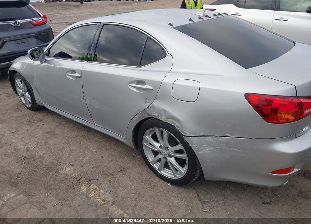 2007 LEXUS IS 350 VIN: JTHBE262972011123
